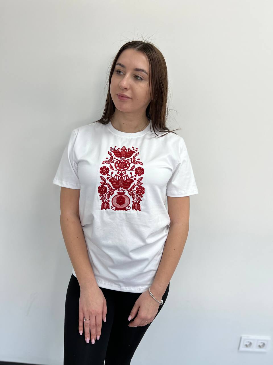 Футболка з вишивкою класична преміум S - XL